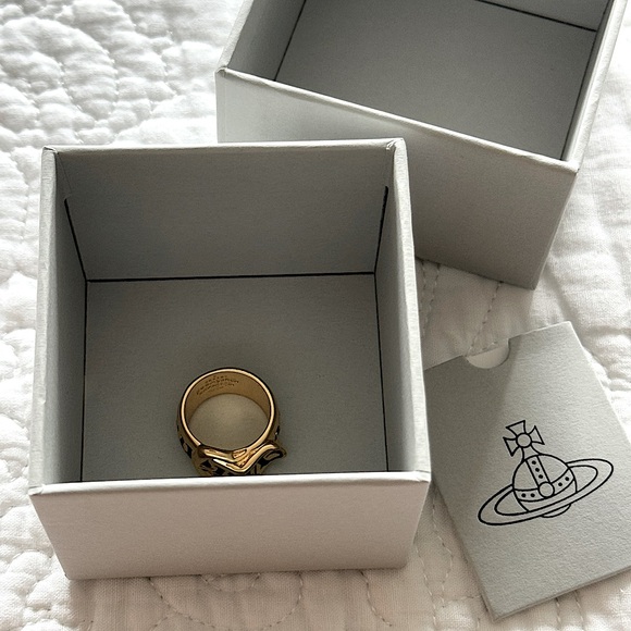 Vivienne Westwood Ring - Picture 4 of 4